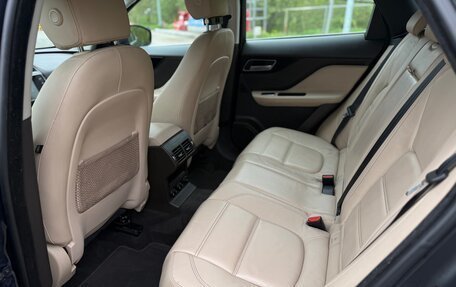 Jaguar F-Pace, 2017 год, 2 340 000 рублей, 15 фотография