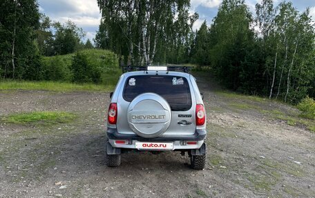 Chevrolet Niva I рестайлинг, 2003 год, 400 000 рублей, 15 фотография