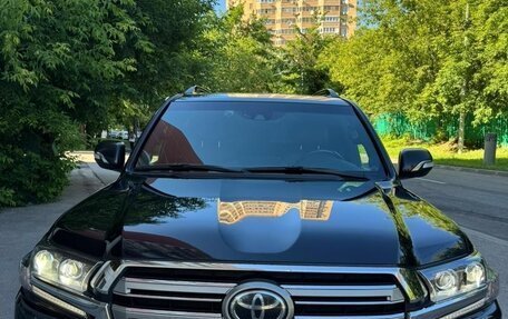 Toyota Land Cruiser 200, 2017 год, 6 899 999 рублей, 3 фотография