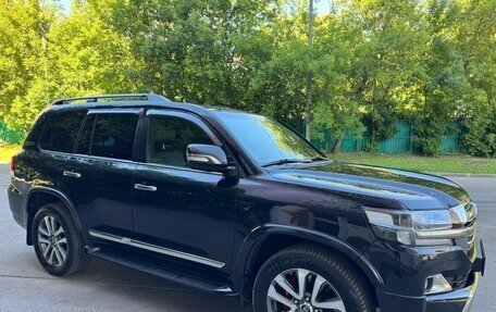 Toyota Land Cruiser 200, 2017 год, 6 899 999 рублей, 4 фотография