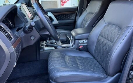 Toyota Land Cruiser 200, 2017 год, 6 899 999 рублей, 23 фотография