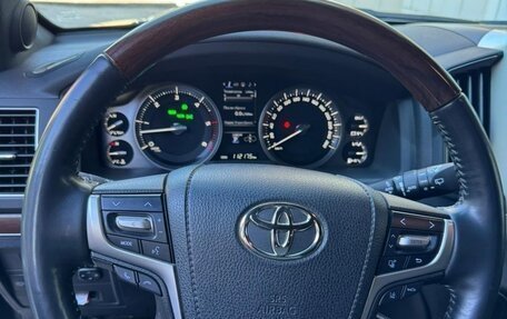 Toyota Land Cruiser 200, 2017 год, 6 899 999 рублей, 26 фотография