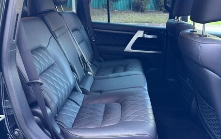 Toyota Land Cruiser 200, 2017 год, 6 899 999 рублей, 37 фотография