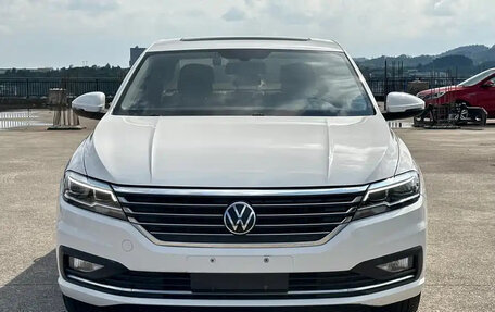 Volkswagen Lavida, 2021 год, 1 083 000 рублей, 2 фотография