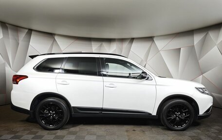 Mitsubishi Outlander III рестайлинг 3, 2022 год, 2 895 000 рублей, 6 фотография