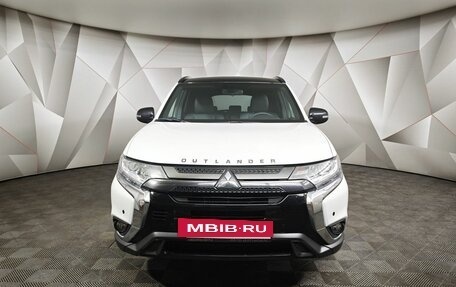 Mitsubishi Outlander III рестайлинг 3, 2022 год, 2 895 000 рублей, 7 фотография