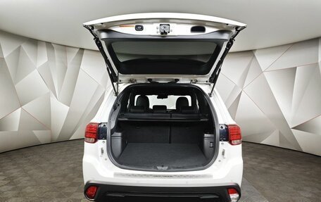 Mitsubishi Outlander III рестайлинг 3, 2022 год, 2 895 000 рублей, 12 фотография