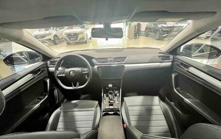 Skoda Superb III рестайлинг, 2022 год, 1 850 000 рублей, 8 фотография