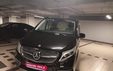 Mercedes-Benz V-Класс, 2017 год, 5 100 000 рублей, 3 фотография