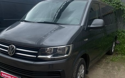 Volkswagen Caravelle T6 рестайлинг, 2017 год, 3 500 000 рублей, 1 фотография