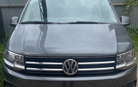 Volkswagen Caravelle T6 рестайлинг, 2017 год, 3 500 000 рублей, 2 фотография