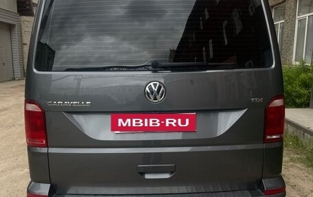 Volkswagen Caravelle T6 рестайлинг, 2017 год, 3 500 000 рублей, 4 фотография