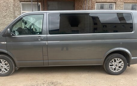 Volkswagen Caravelle T6 рестайлинг, 2017 год, 3 500 000 рублей, 7 фотография