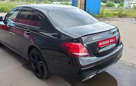 Mercedes-Benz E-Класс, 2019 год, 2 500 000 рублей, 7 фотография