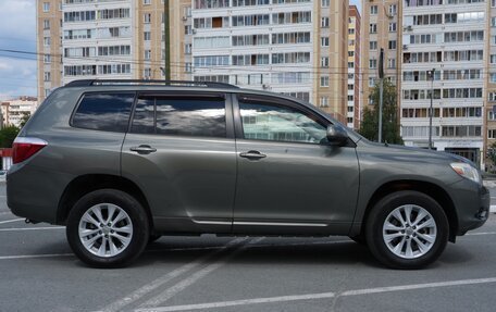 Toyota Highlander III, 2009 год, 1 690 000 рублей, 2 фотография