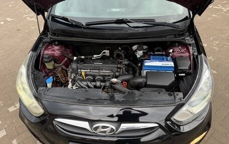 Hyundai Solaris II рестайлинг, 2011 год, 780 000 рублей, 4 фотография