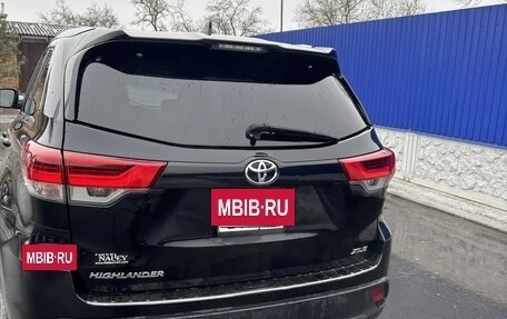 Toyota Highlander III, 2018 год, 3 600 000 рублей, 9 фотография