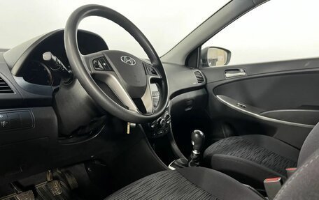 Hyundai Solaris II рестайлинг, 2015 год, 1 000 000 рублей, 10 фотография