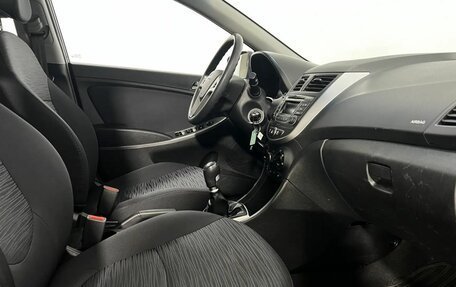 Hyundai Solaris II рестайлинг, 2015 год, 1 000 000 рублей, 13 фотография