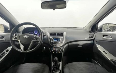 Hyundai Solaris II рестайлинг, 2015 год, 1 000 000 рублей, 14 фотография