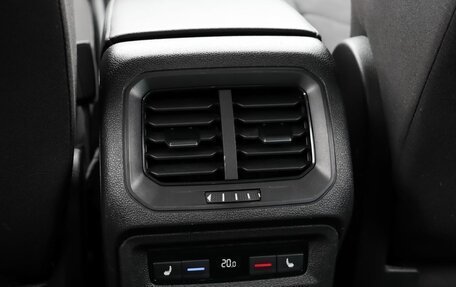 Volkswagen Tiguan II, 2017 год, 2 350 000 рублей, 16 фотография