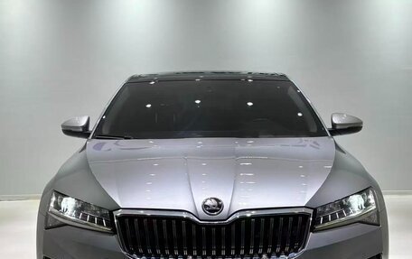 Skoda Superb III рестайлинг, 2021 год, 1 800 000 рублей, 2 фотография