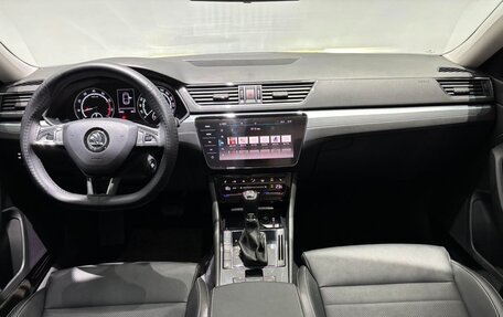 Skoda Superb III рестайлинг, 2021 год, 1 800 000 рублей, 8 фотография