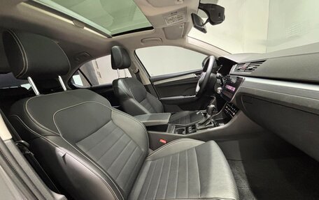 Skoda Superb III рестайлинг, 2021 год, 1 800 000 рублей, 13 фотография
