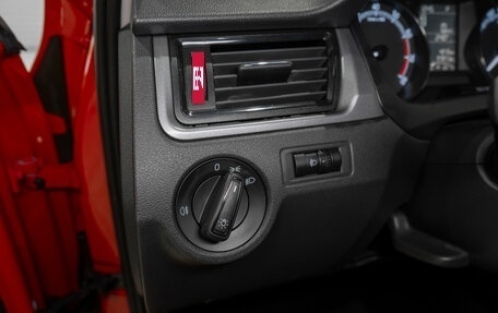 Skoda Rapid I, 2018 год, 1 330 000 рублей, 17 фотография