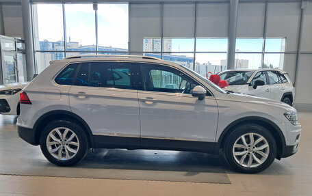 Volkswagen Tiguan II, 2020 год, 3 156 000 рублей, 4 фотография