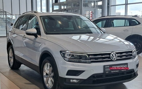 Volkswagen Tiguan II, 2020 год, 3 156 000 рублей, 3 фотография