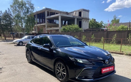 Toyota Camry, 2023 год, 3 940 000 рублей, 1 фотография