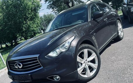 Infiniti QX70, 2015 год, 1 870 000 рублей, 8 фотография