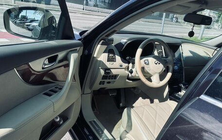 Infiniti QX70, 2015 год, 1 870 000 рублей, 17 фотография