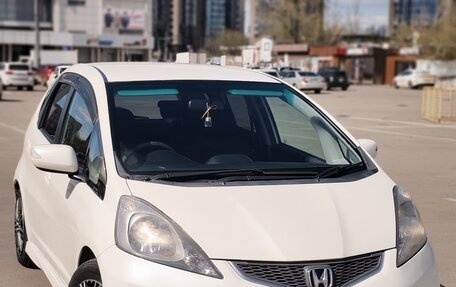Honda Fit III, 2008 год, 587 000 рублей, 2 фотография