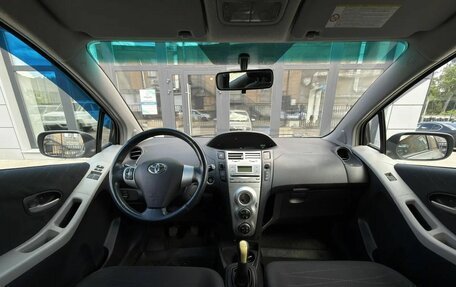 Toyota Yaris III рестайлинг, 2006 год, 470 000 рублей, 16 фотография