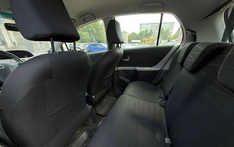 Toyota Yaris III рестайлинг, 2006 год, 470 000 рублей, 15 фотография