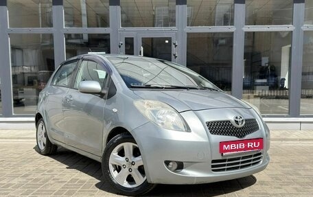 Toyota Yaris III рестайлинг, 2006 год, 470 000 рублей, 3 фотография