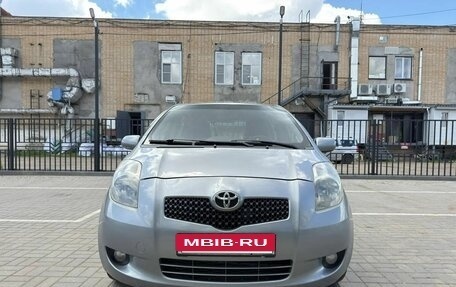 Toyota Yaris III рестайлинг, 2006 год, 470 000 рублей, 28 фотография