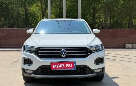 Volkswagen T-Roc I, 2022 год, 1 650 029 рублей, 2 фотография