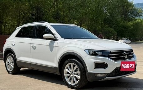 Volkswagen T-Roc I, 2022 год, 1 650 029 рублей, 3 фотография