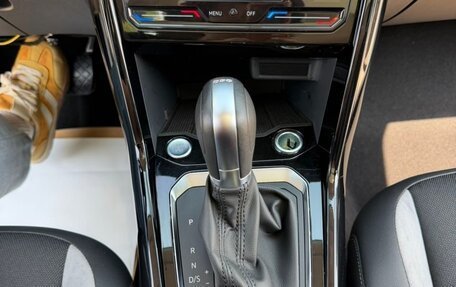 Volkswagen T-Roc I, 2022 год, 1 650 029 рублей, 21 фотография