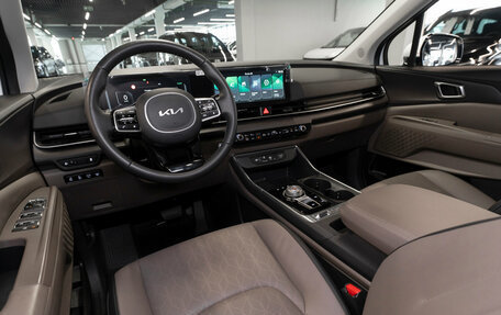 KIA Carnival, 2024 год, 5 700 000 рублей, 7 фотография