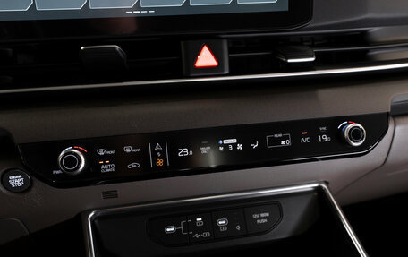 KIA Carnival, 2024 год, 5 700 000 рублей, 21 фотография