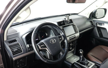 Toyota Land Cruiser Prado 150 рестайлинг 2, 2018 год, 4 500 000 рублей, 10 фотография