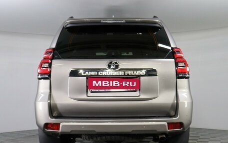Toyota Land Cruiser Prado 150 рестайлинг 2, 2018 год, 4 500 000 рублей, 7 фотография