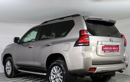 Toyota Land Cruiser Prado 150 рестайлинг 2, 2018 год, 4 500 000 рублей, 8 фотография