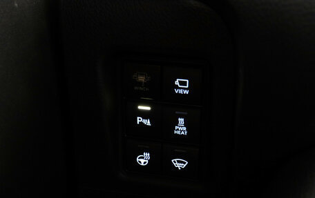 Toyota Land Cruiser Prado 150 рестайлинг 2, 2018 год, 4 500 000 рублей, 16 фотография