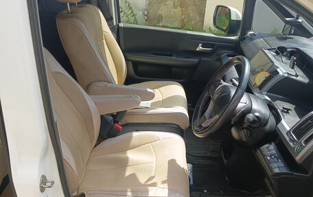 Honda Stepwgn IV, 2014 год, 1 250 000 рублей, 7 фотография
