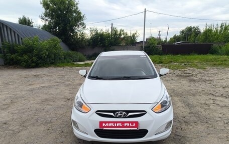 Hyundai Solaris II рестайлинг, 2013 год, 585 000 рублей, 3 фотография